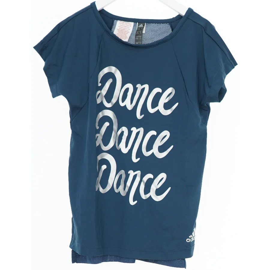 Blå T-shirt med danseskrift fra Adidas (str. 140)