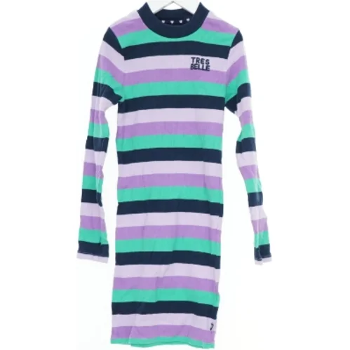 Stribet kjole med lange ærmer fra We (str. 128)