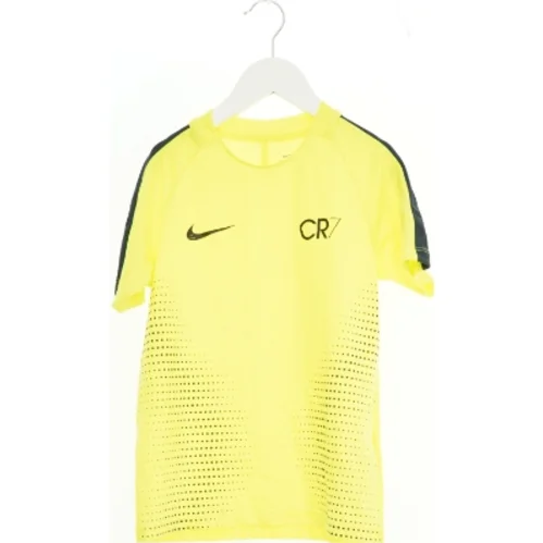 T-shirt med CR7 logo fra Nike (str. 134)