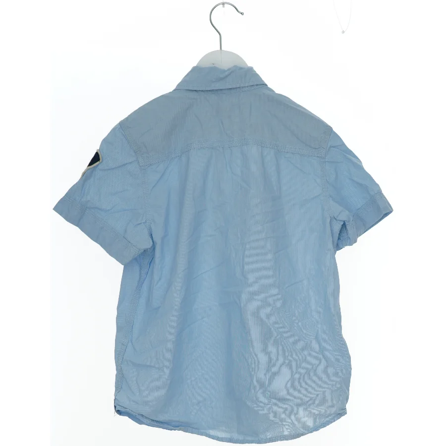 Kortærmet skjorte med lommer fra Logg (str. 146)