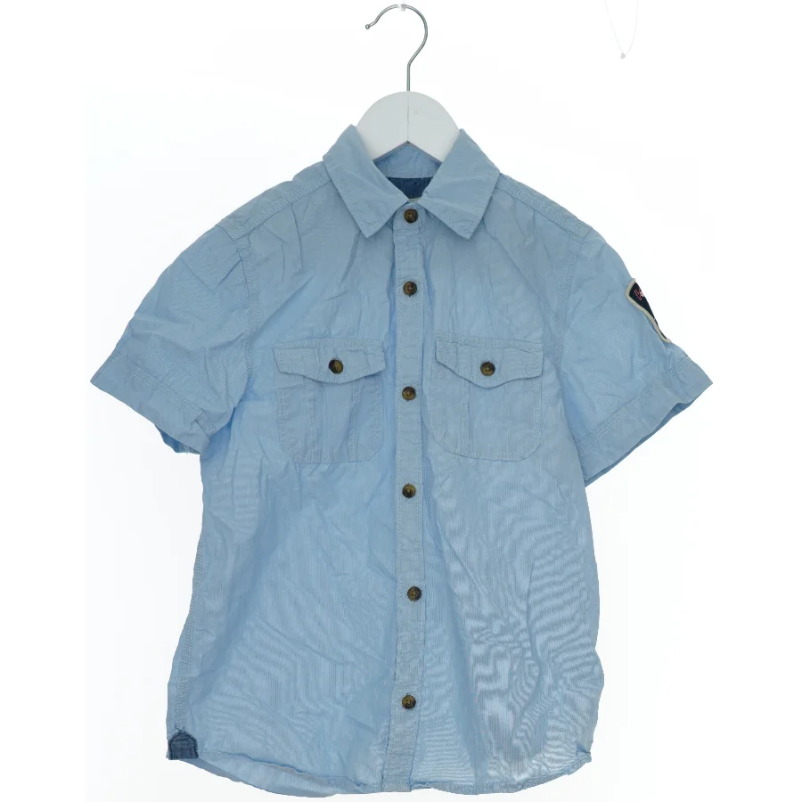 Kortærmet skjorte med lommer fra Logg (str. 146)