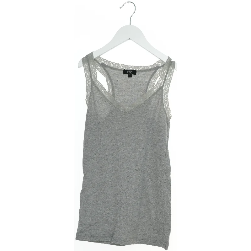 Grå top med blondedetaljer fra F&F (str. M)