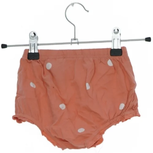 Børneshorts med prikker fra H&M (str. 80)
