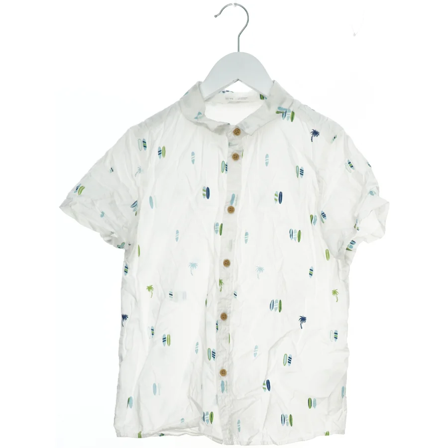 Hvid skjorte med print fra H&M (str. 140)