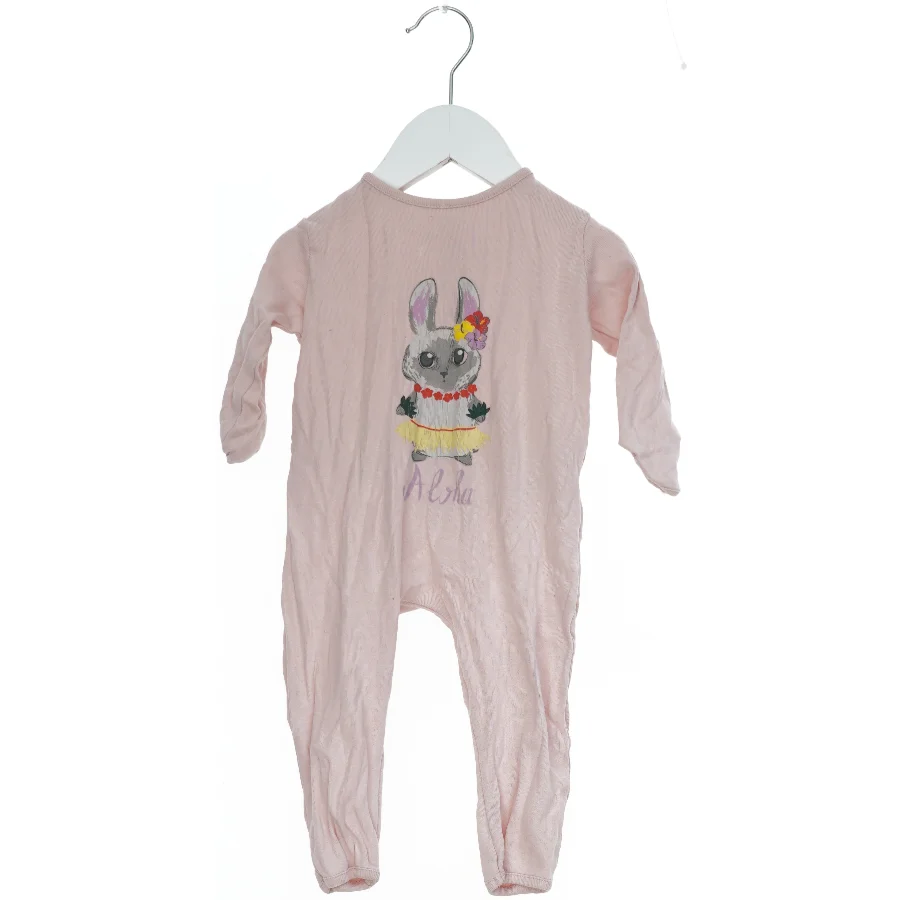 Heldragt med kaninmotiv fra Poppy Rose (str. 74)