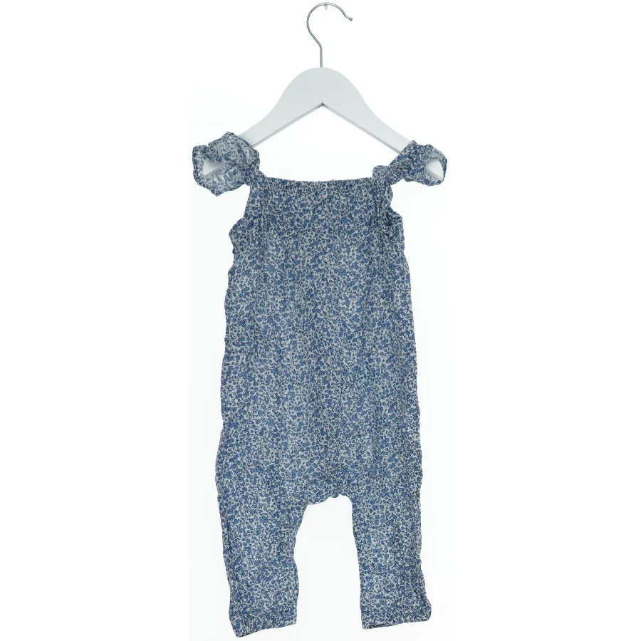 Sommerdragt med blomsterprint fra H&M (str. 74)