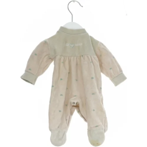 Babydragt med hjerteprint fra Petit Coeur (str. 80)