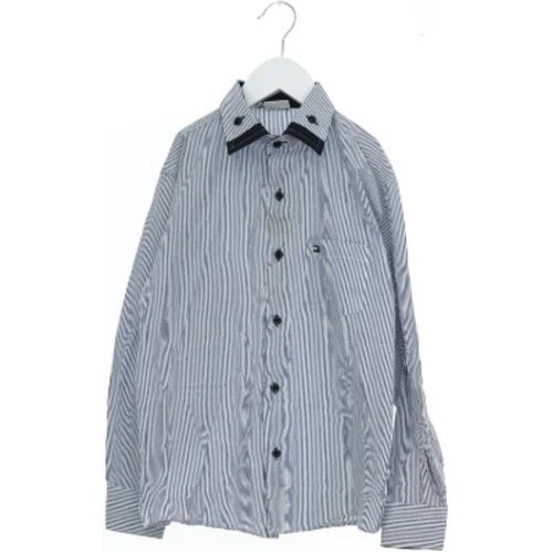 Stribet skjorte med lange ærmer fra Tommy Hilfiger (str. 140)