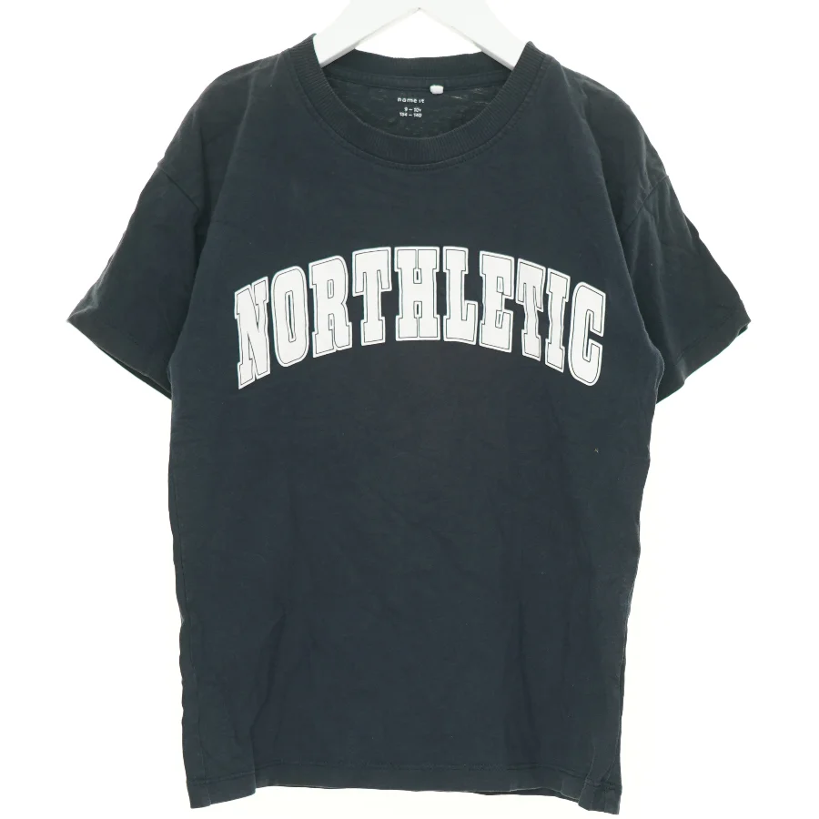 T-Shirt fra Name It (str. 140 cm)