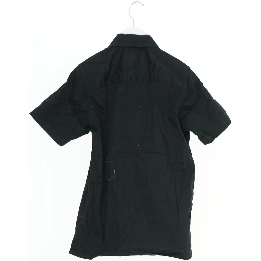 Kortærmet sort skjorte fra Mono (str. 140)