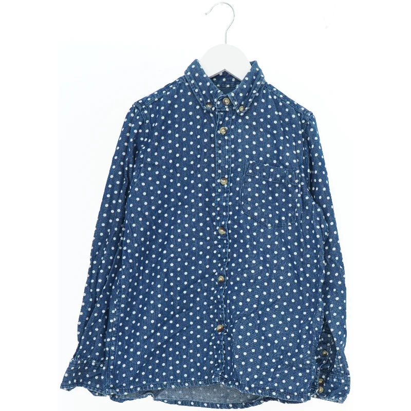 Skjorte med prikker fra Outfitters Nation (str. 140)