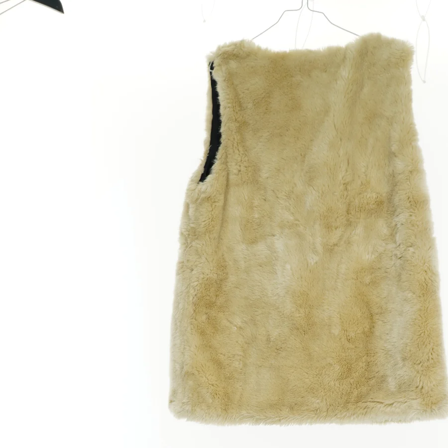 Vest i fake fur fra H&M (str. 146 cm)