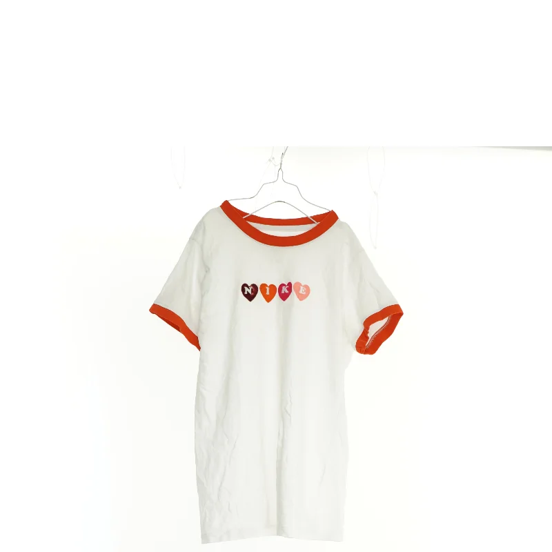 T-Shirt fra Nike (str. 146 cm)