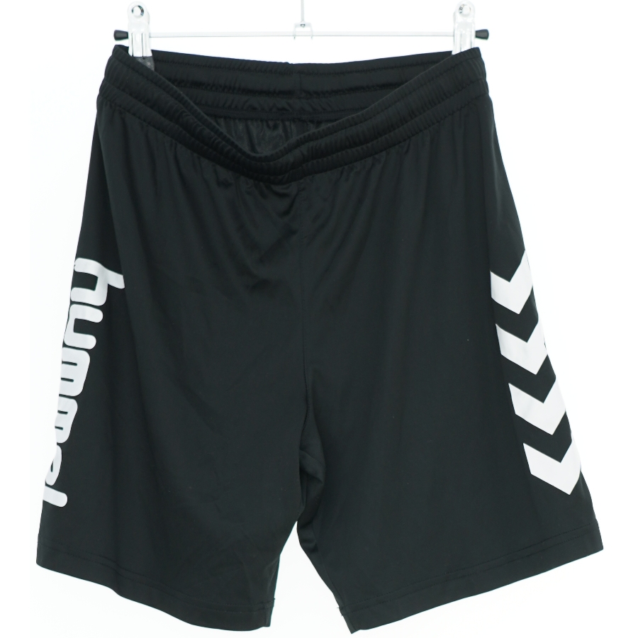 Sports shorts fra Hummel (str. 176)