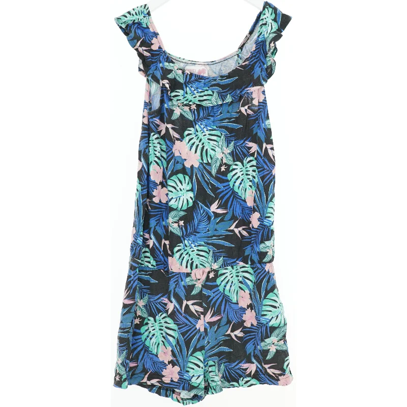 Sommerdragt med tropisk print fra Summer Time (str. 152)