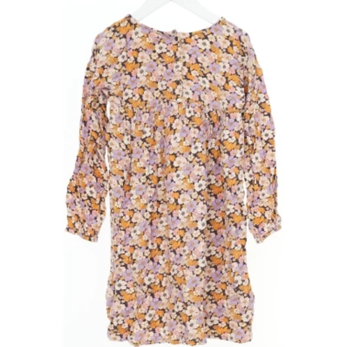 Blomstret kjole til børn fra H&M (str. 140)