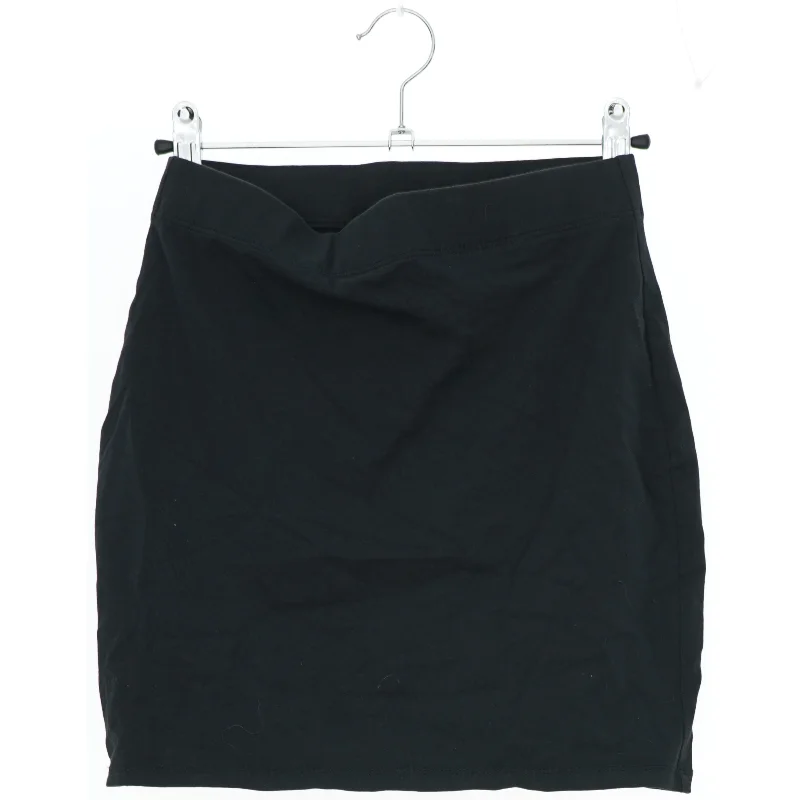 Sort nederdel fra Clockhouse (str. S)