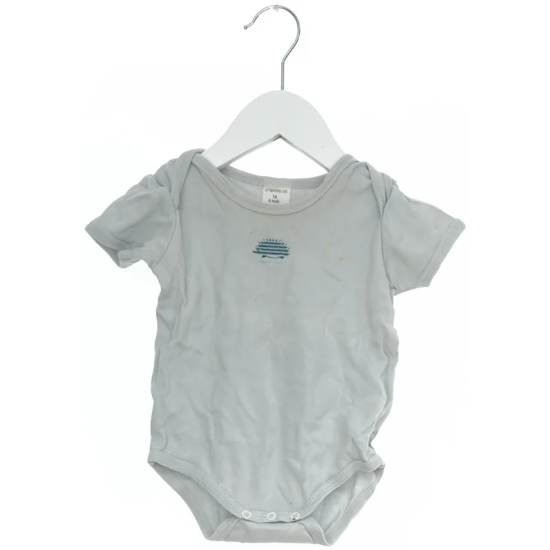 Lyseblå bodystocking med kort ærme fra Coop (str. 74)