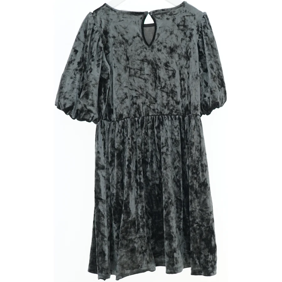 Velour kjole med pufærmer fra H&M (str. 128)