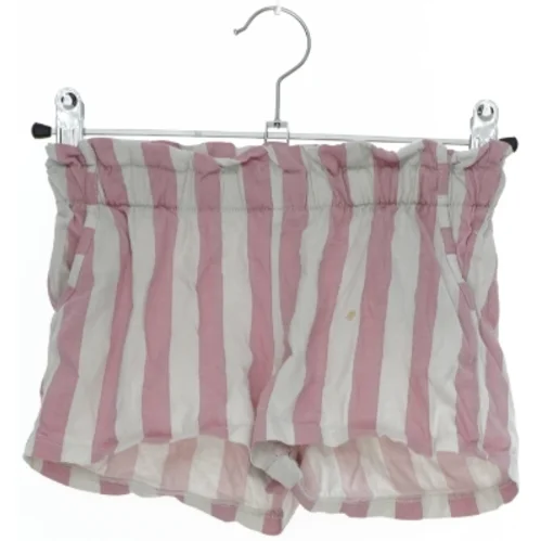 Stribet shorts fra H&M (str. 98)
