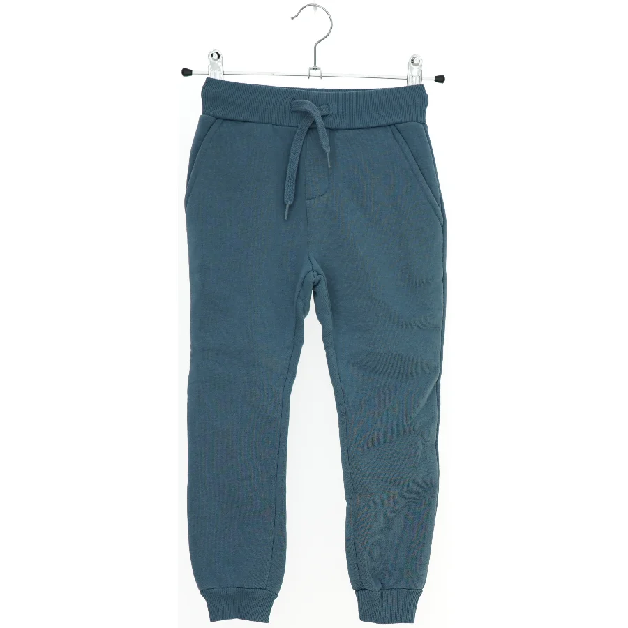 Blå sweatpants med lommer fra Kids Up (str. 104)