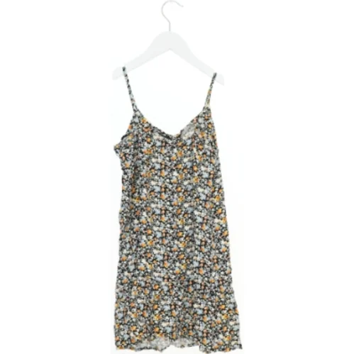 Blomstret sommerkjole fra Primark (str. 140)