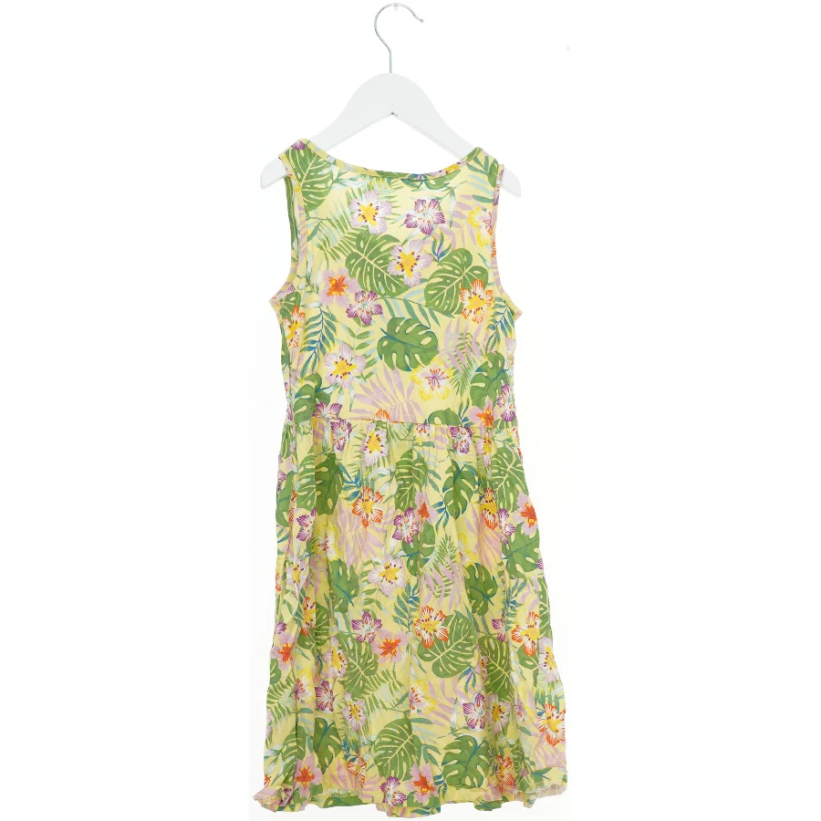 Sommerkjole med tropisk mønster fra H&M (str. 140)