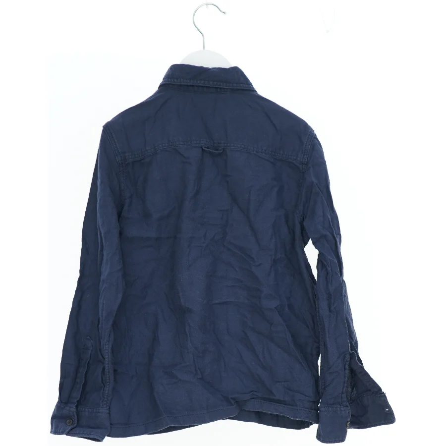 Langærmet skjorte i mørkeblå fra H&M (str. 134)
