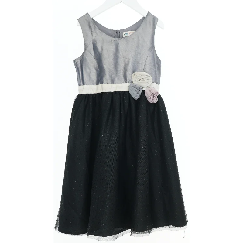 Børnekjole med blomster fra H&M (str. 128)