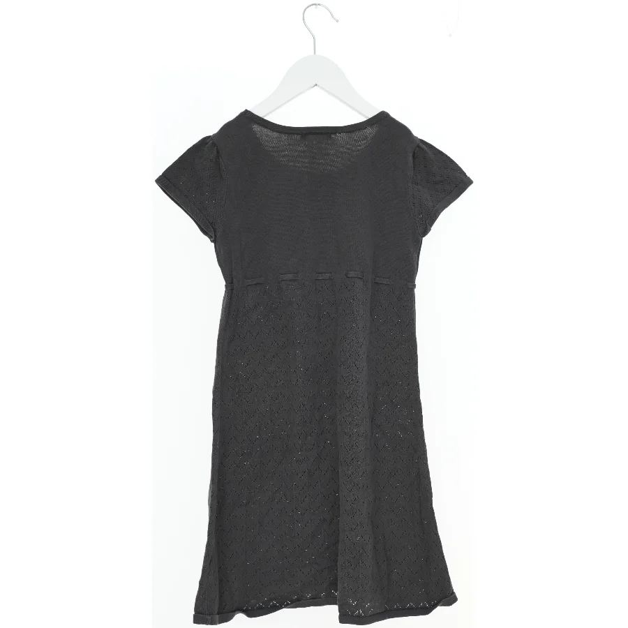 Sort kjole med korte ærmer fra H&M (str. 140)