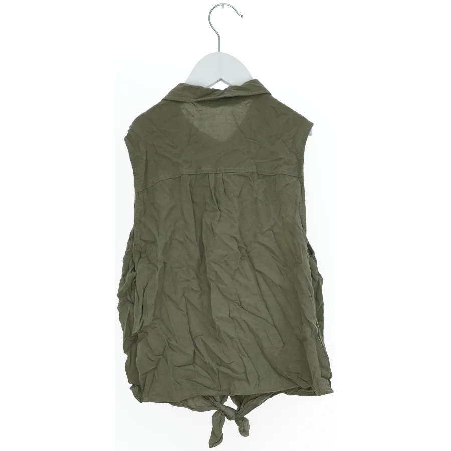 Ærmeløs skjorte med knude fra H&M (str. 170)