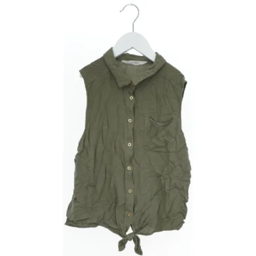 Ærmeløs skjorte med knude fra H&M (str. 170)