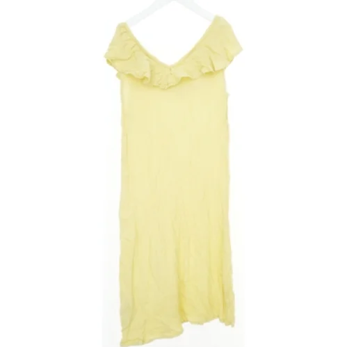 Lang gul kjole med flæser fra Ichi (str. XS)