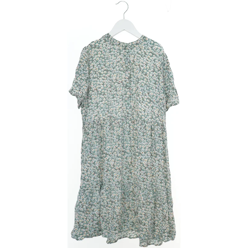 Blomstret kjole med korte ærmer fra Pigalle (str. S)