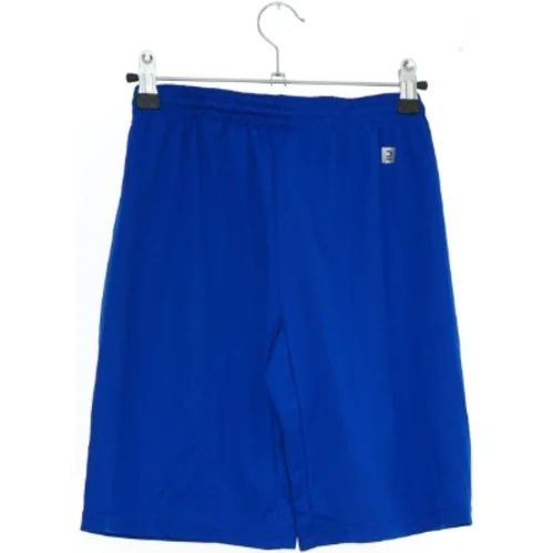 Blå sports shorts fra Kipsta (str. 158)