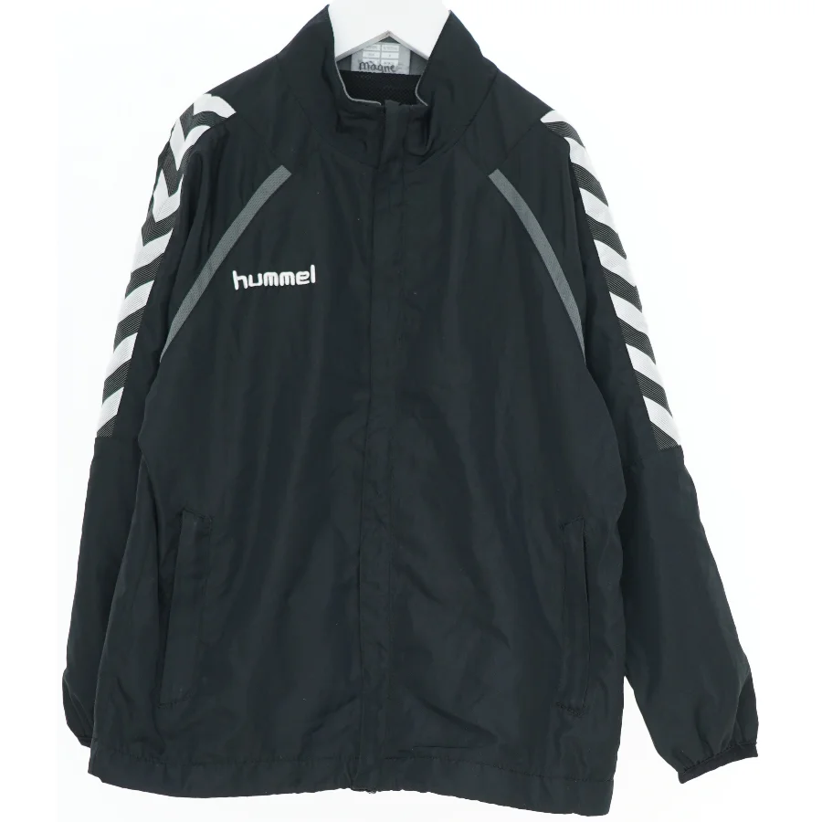 Sort Hummel jakke fra Hummel (str. 122)