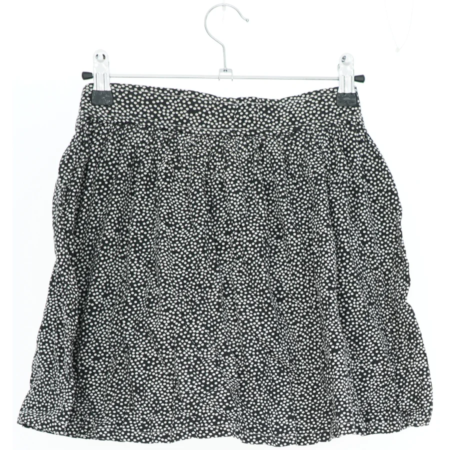 Nederdel med prikket mønster fra YD (str. 152)