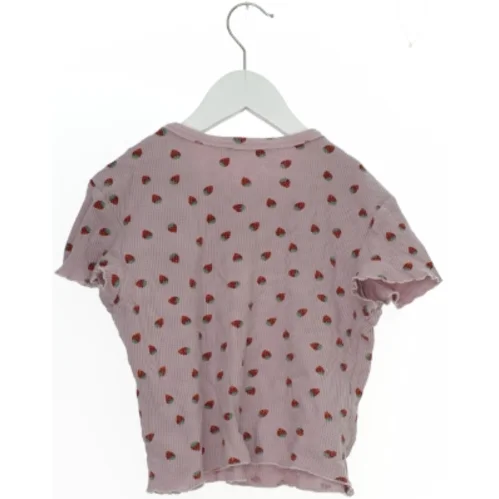 Kortærmet T-shirt med jordbær print fra Bershka (str. M)