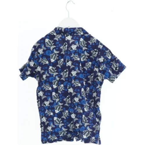 Kortærmet skjorte med fiskemønster fra Assign (str. 134)