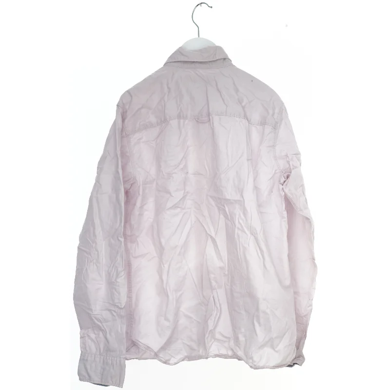 Lyserød skjorte med knapper fra Logg (str. 158)