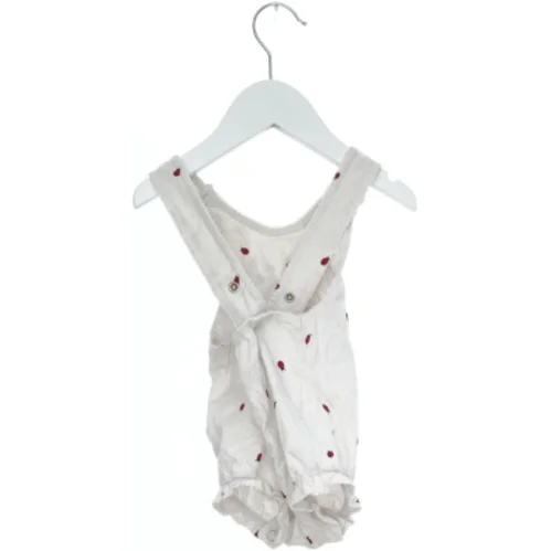 Hvid baby sommersæt med mariehøne print fra H&M (str. 62)