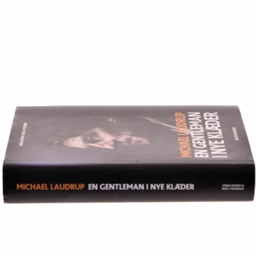 Michael Laudrup - en gentleman i nye klæder af Jonas Nyrup (Bog)