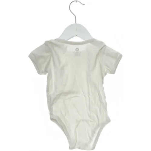 Hvid bodystocking til baby (str. 80)