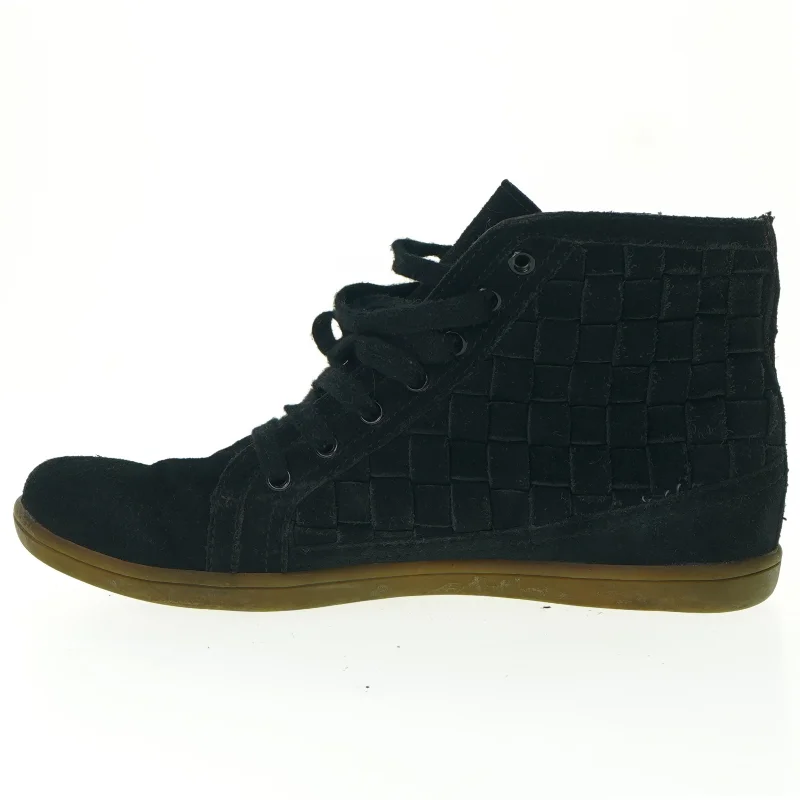 Sko fra Forever 21 (str. 38)