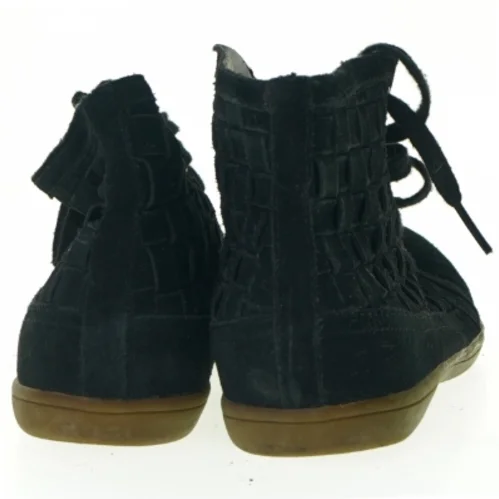 Sko fra Forever 21 (str. 38)