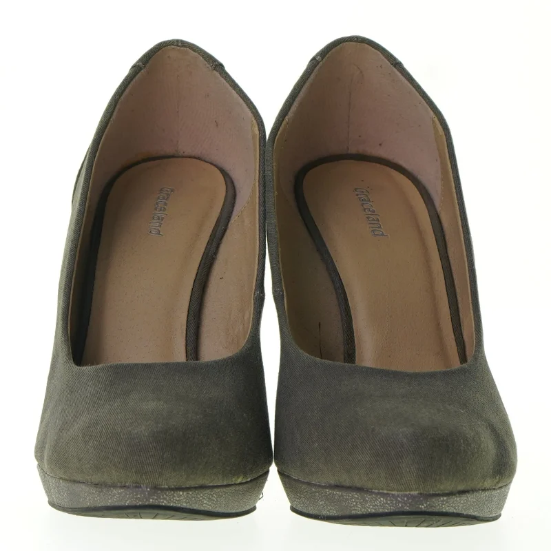 Stiletter fra Graceland (str. 39)