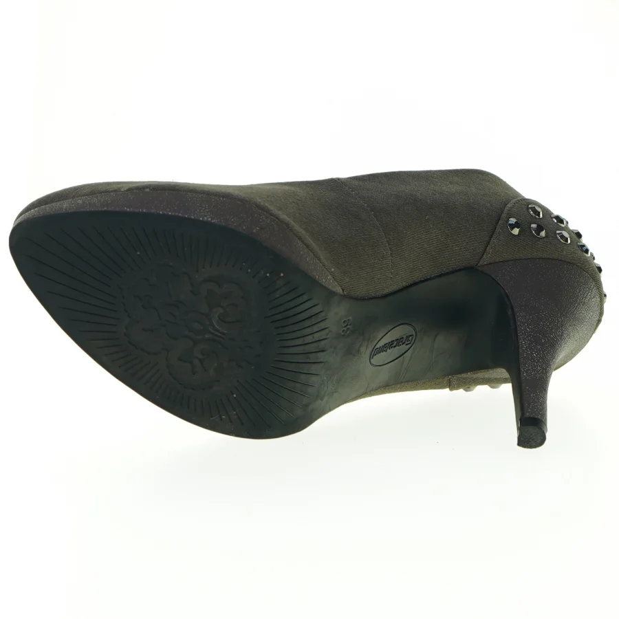 Stiletter fra Graceland (str. 39)