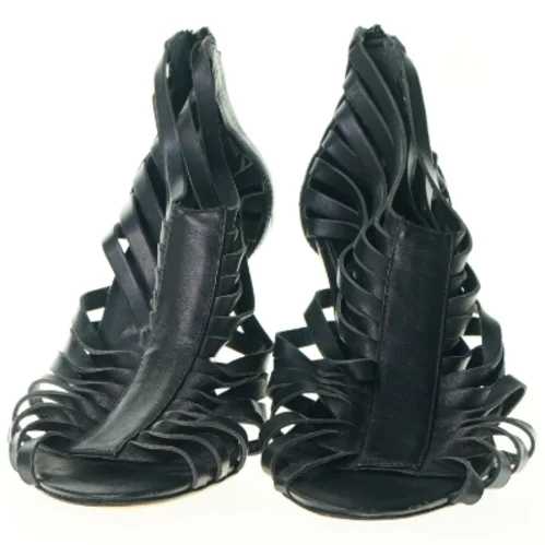 Stiletter fra Buffalo London (str. Otteogtredve)