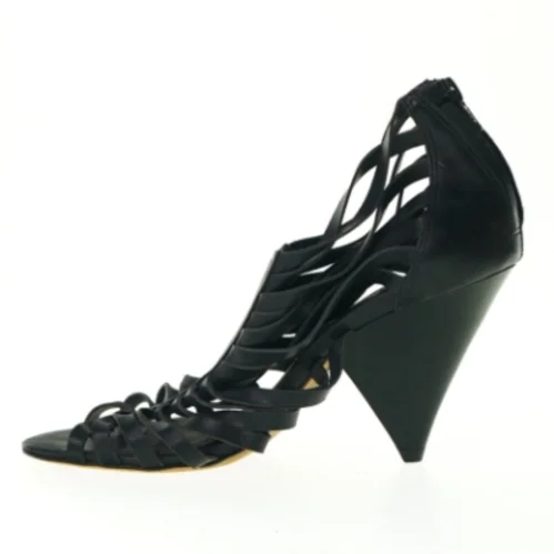 Stiletter fra Buffalo London (str. Otteogtredve)