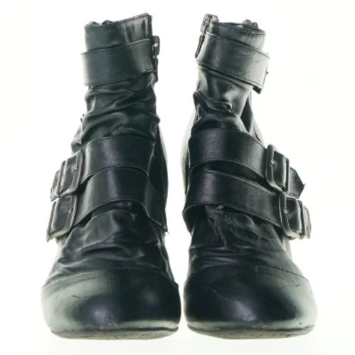 Stiletter fra Jette Riis Copenhagen (str. Otteogtredve)